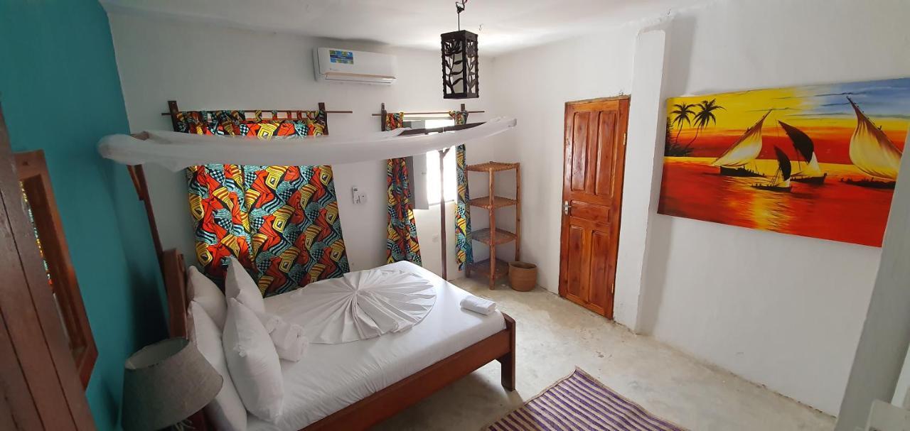 Ananda Lodge *